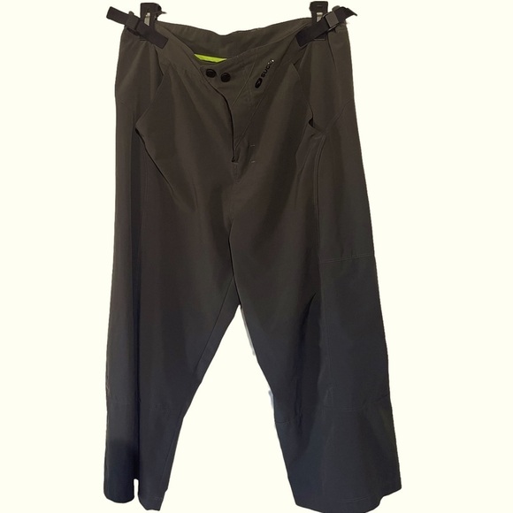 SUGOI cropped pants size medium Bicycle Outdoor Hiking Lightweight - Picture 1 of 9
